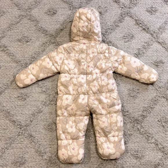 Carters Baby Girl Vintage Floral Pram Snowsuit 12M EUC - Picture 9 of 9